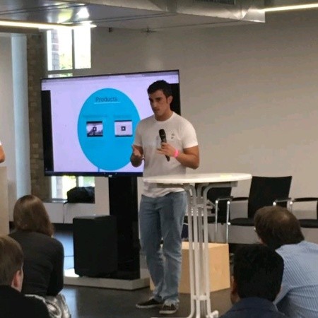 Fernando Rueda Oliva giving a tech talk